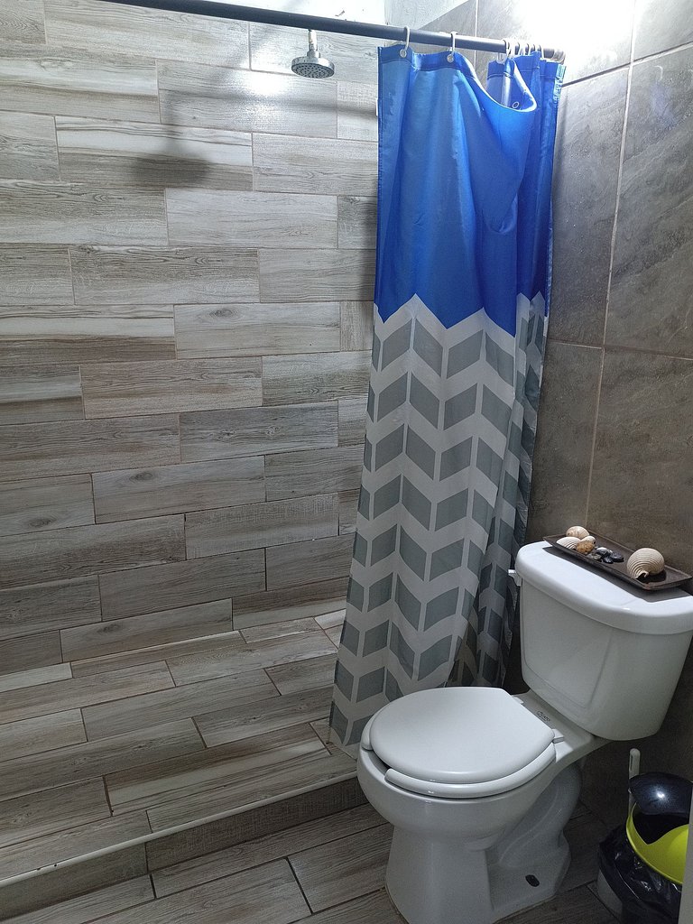 Safe, Affordable, and Central – Caracoles