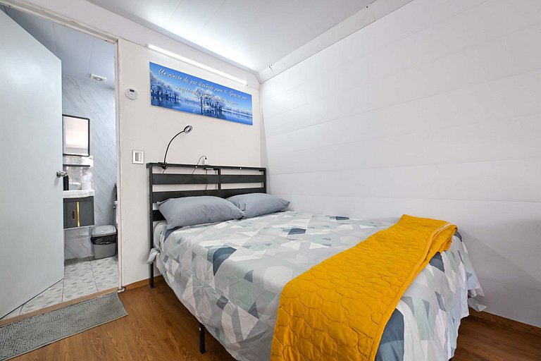 Safe, affordable, modern, central, beach 200 away